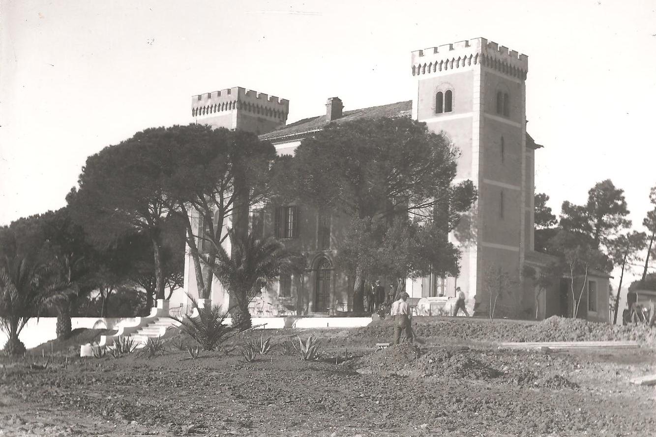 Building the terrace and laying out the garden, 1907
